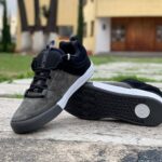 Revuelta Negro/Gris